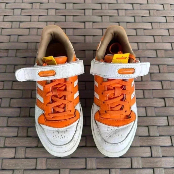 adidas M&M'S Brand Forum Low 84 Velcro Laces Shoes‎ Youth Size 3.5 - Picture 3 of 11